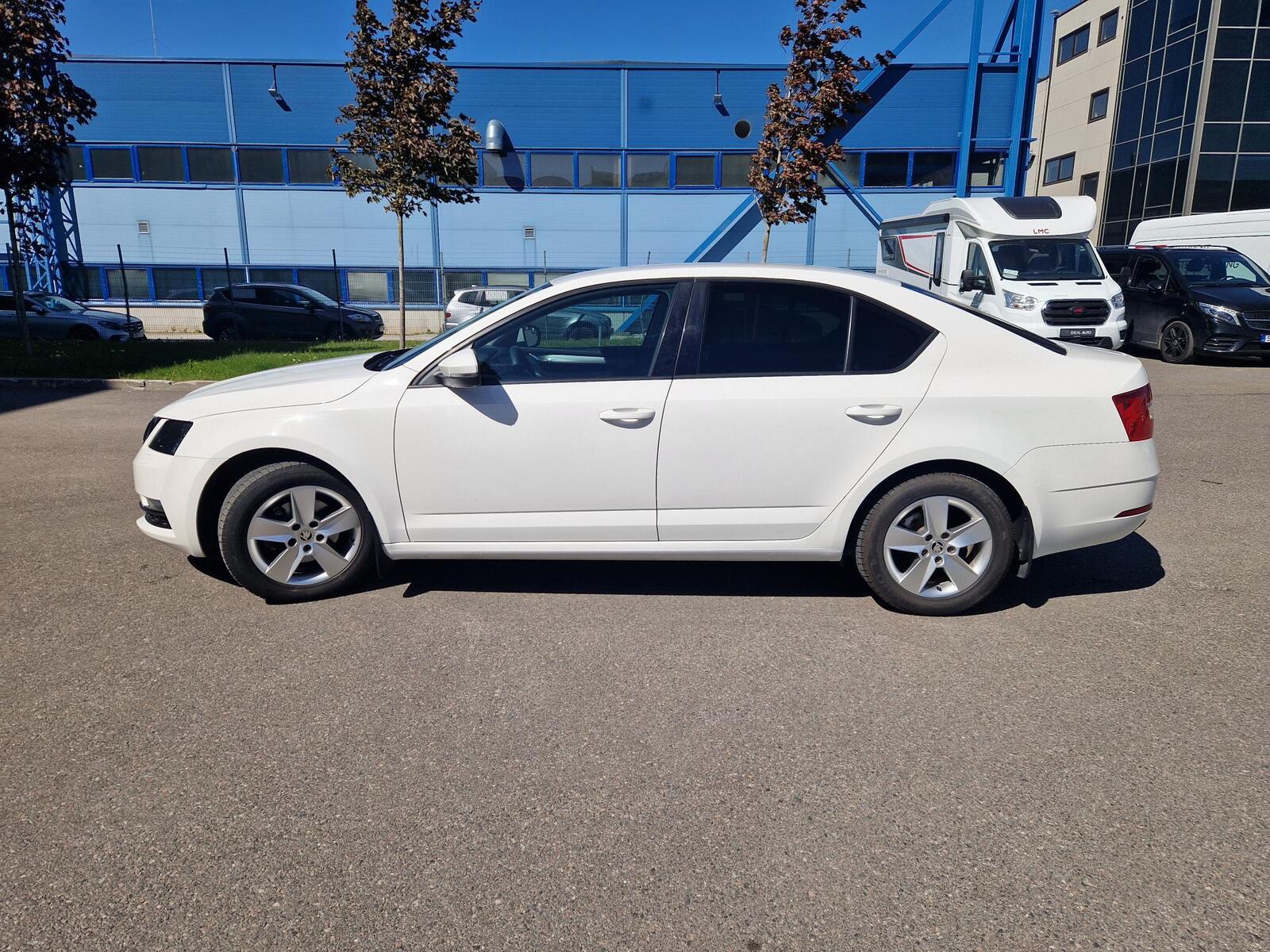 Škoda Octavia 2018, photo 2/10