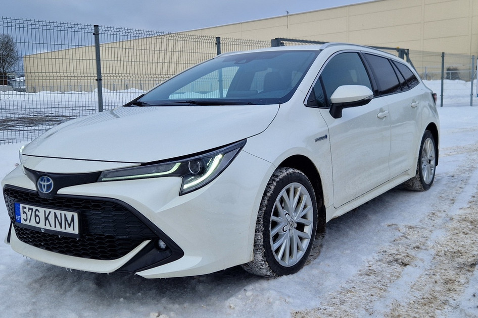 Toyota Corolla, 2021, 1.8, 72 kW, hybrid (petrol/electric), automatic, front-wheel drive