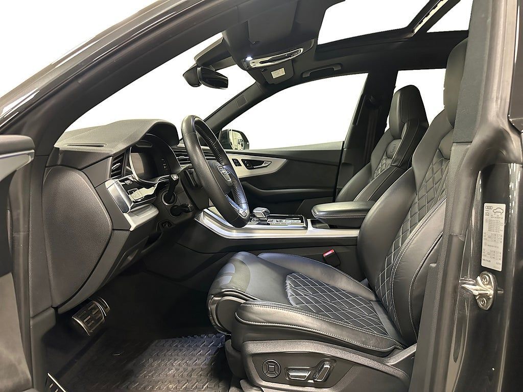 Audi Q8 2020, photo 6/24