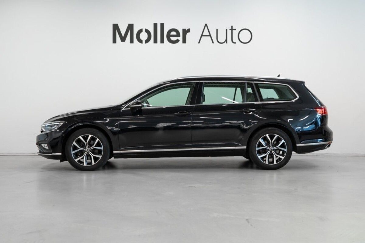Volkswagen Passat 2022, photo 6/10
