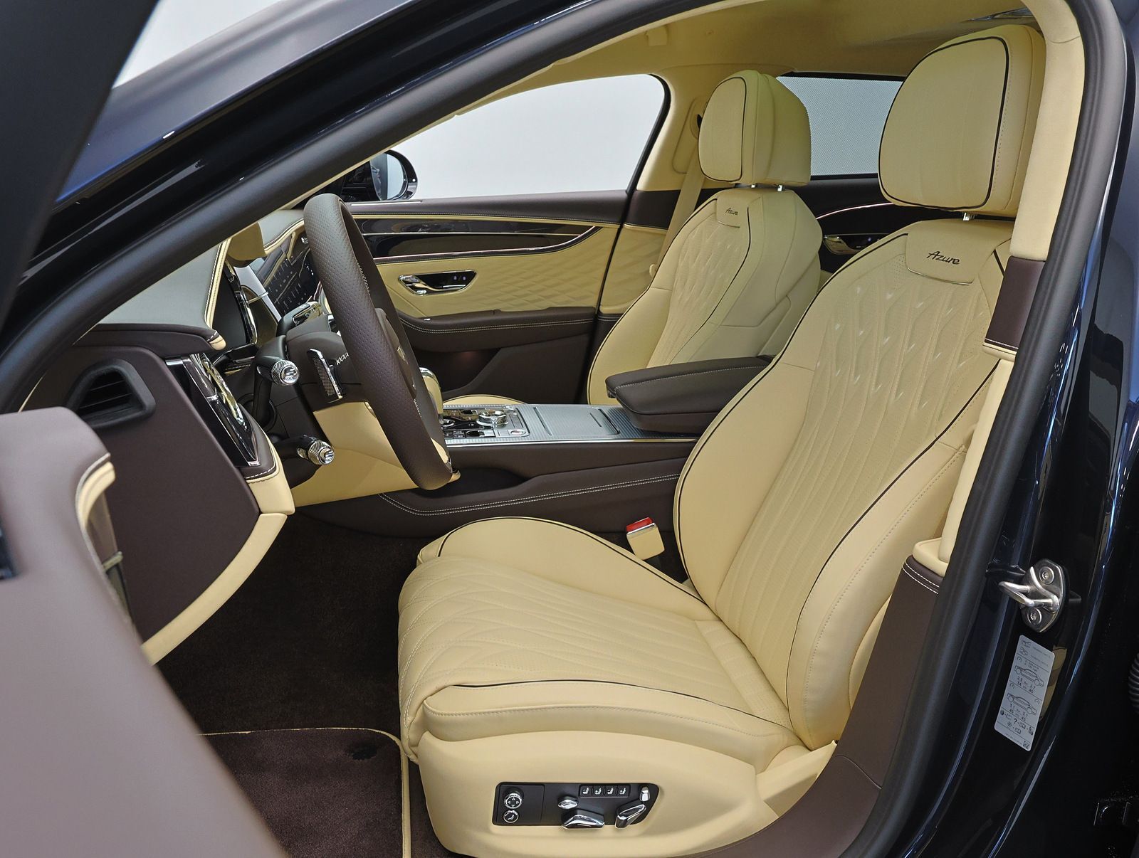 Bentley Flying Spur 2026, photo 7/23