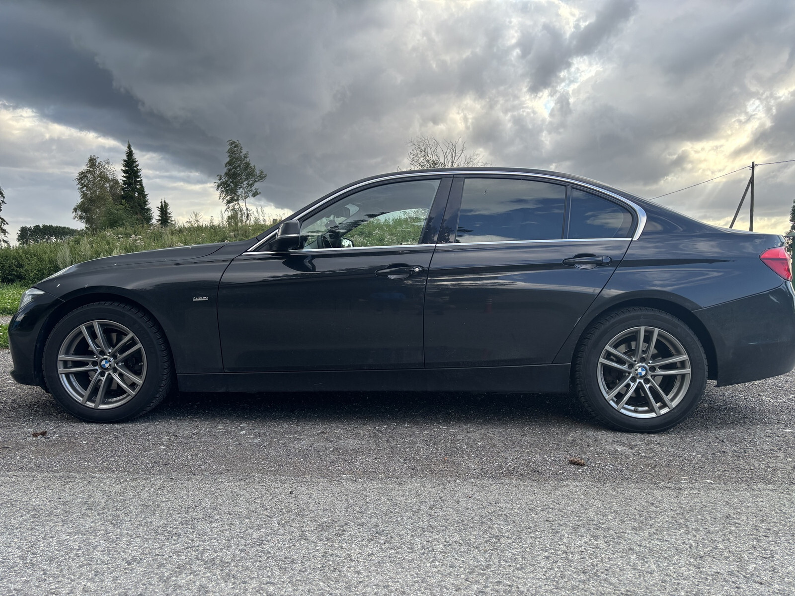 BMW 320 2016, photo 2/10