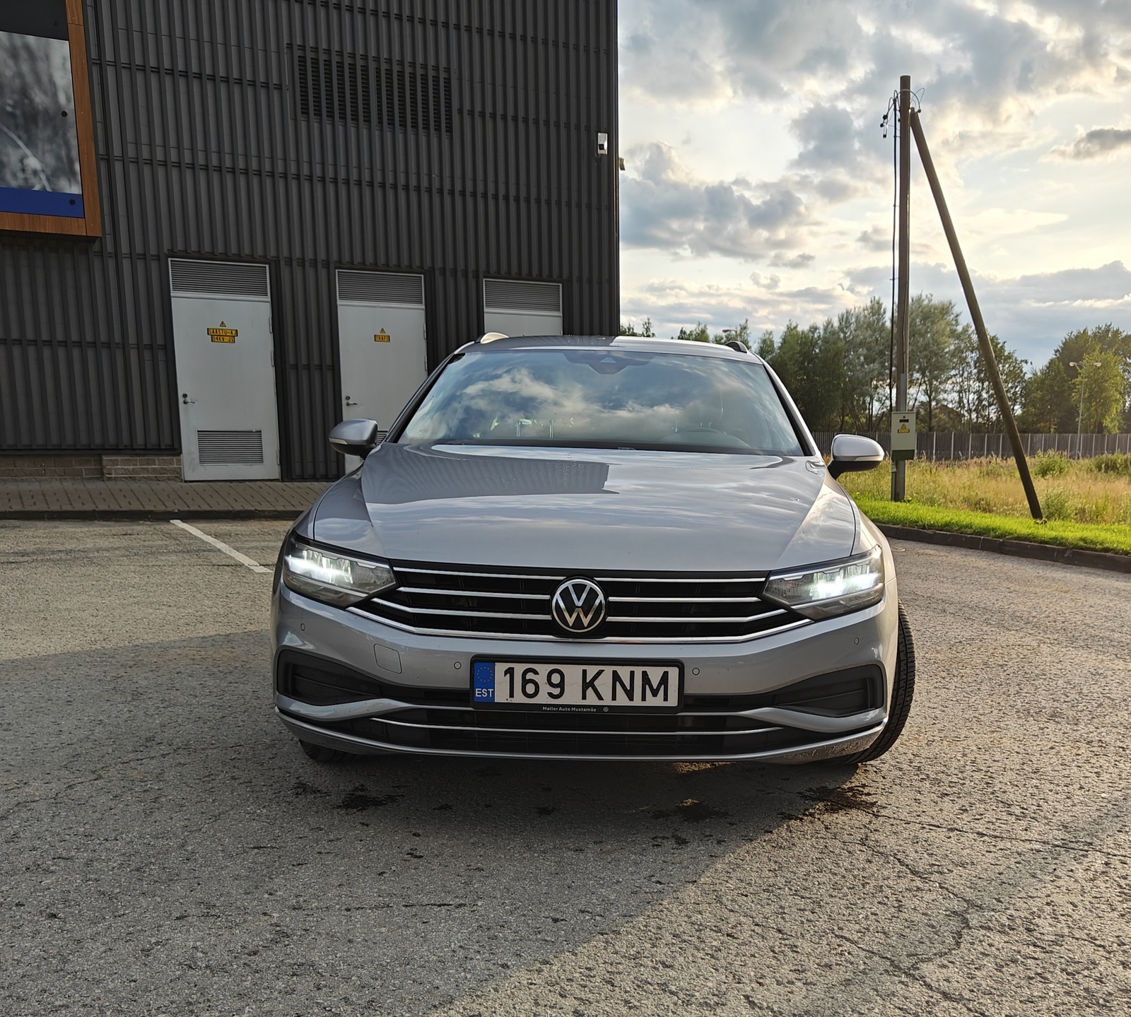 Volkswagen Passat 2021, photo 2/10