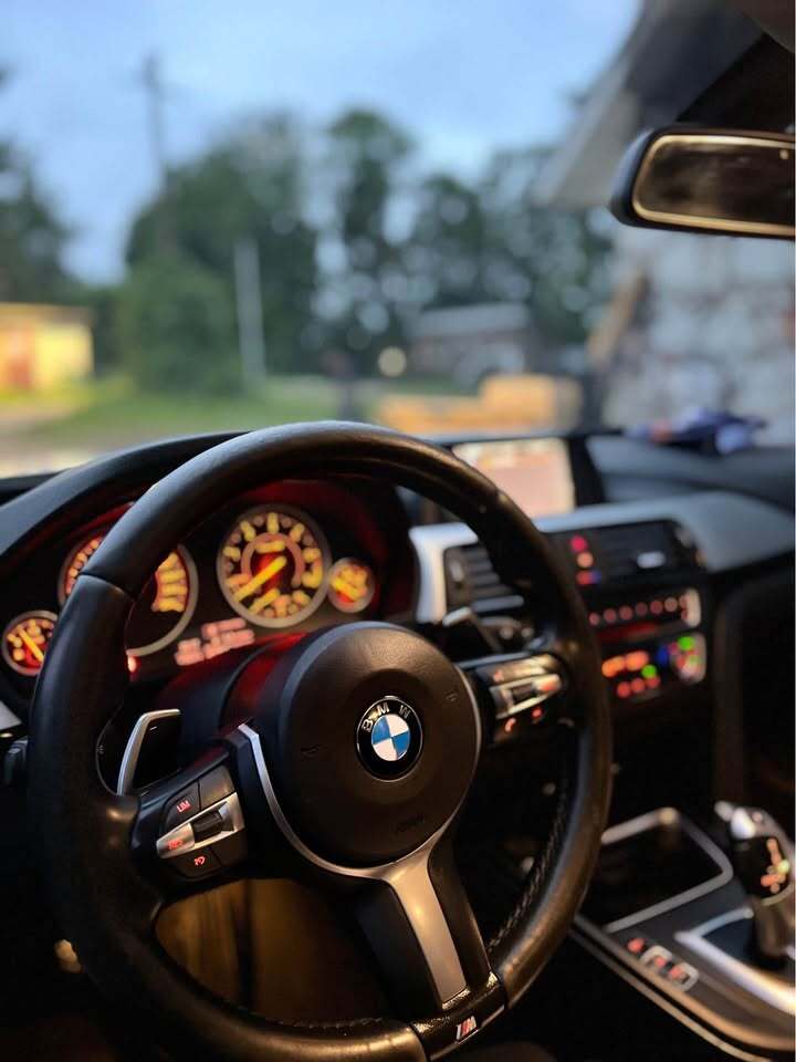 BMW 320 2012, photo 3/3