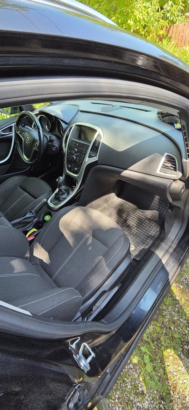 Opel Astra 2011, photo 7/9