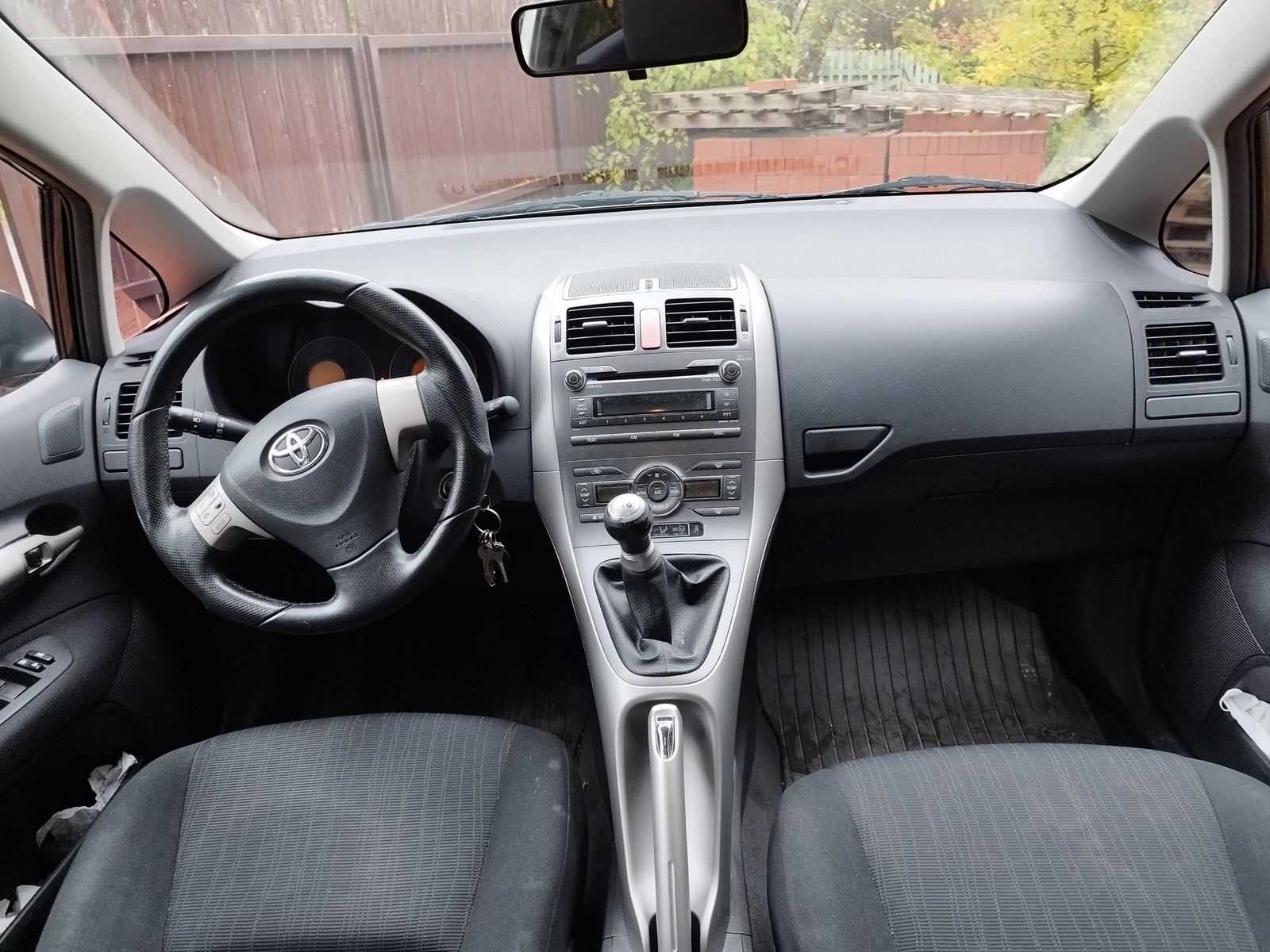 Toyota Auris 2010, photo 5/5
