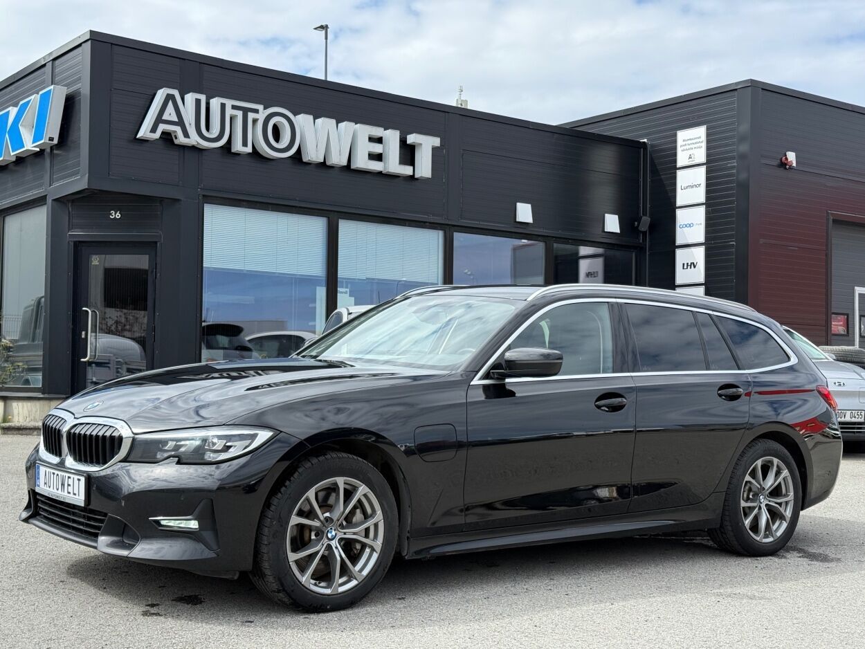 BMW 330 e xDrive Touring Steptronic 2.0 215kW