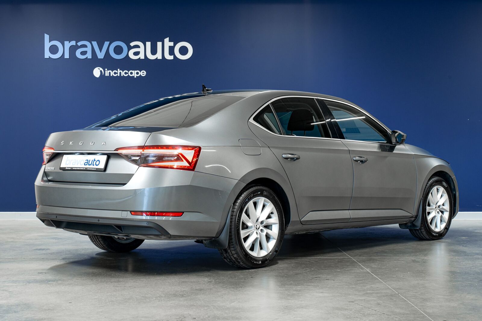 Škoda Superb 2023, kuva 2/19