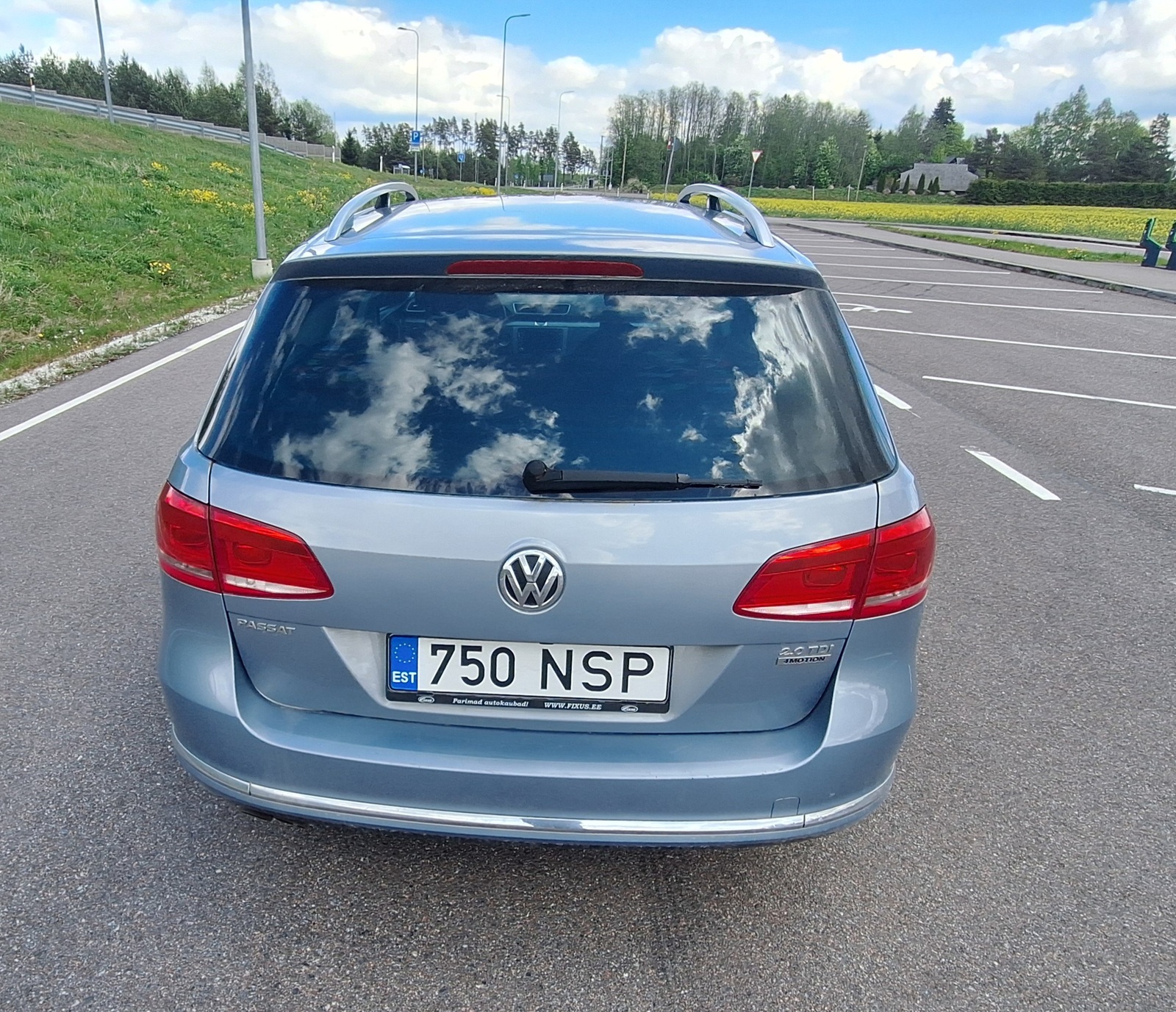 Volkswagen Passat 2011, photo 4/10