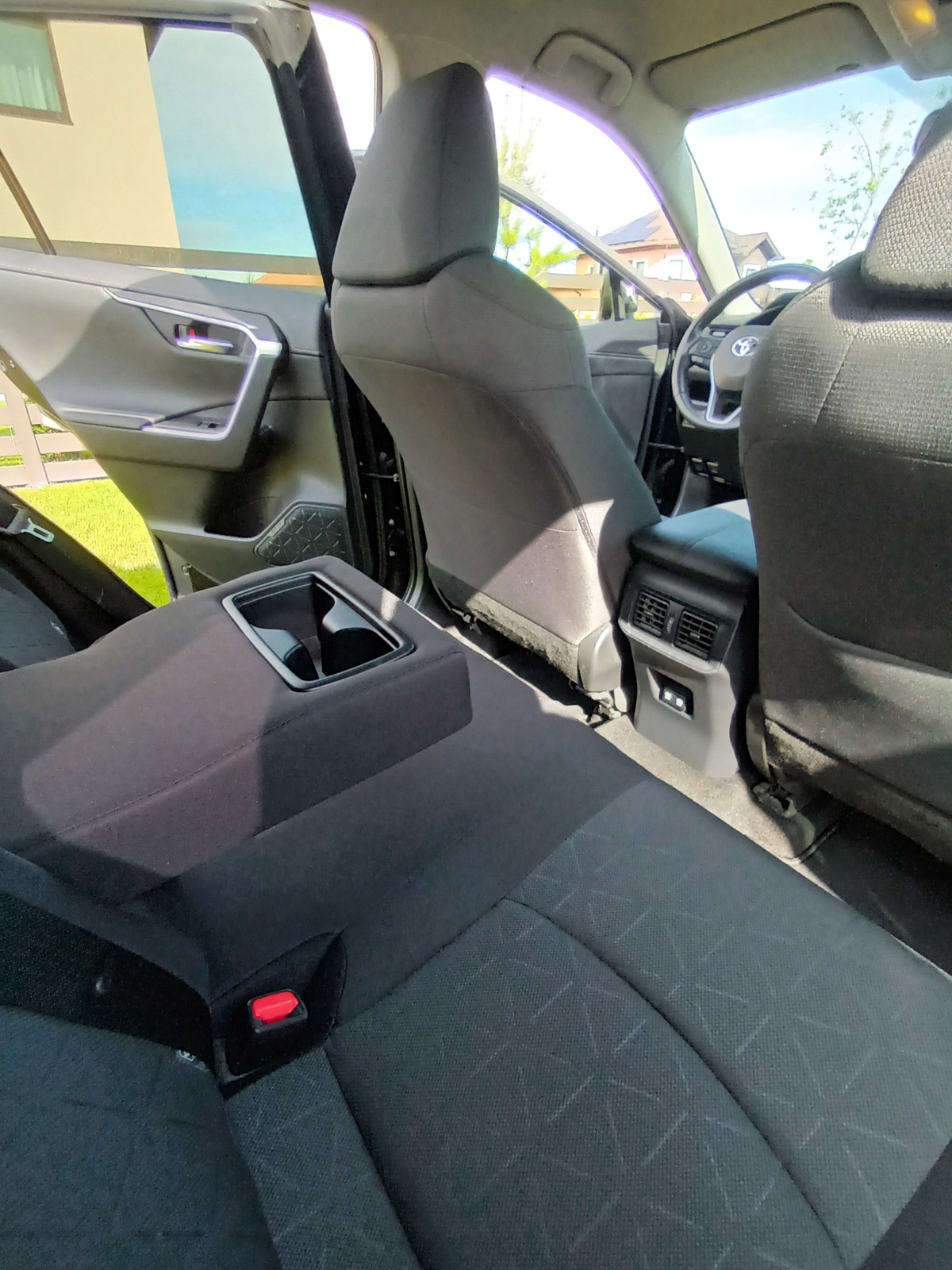 Toyota RAV4 2022, photo 4/11