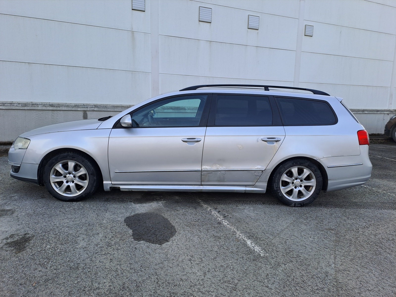 Volkswagen Passat 2009, kuva 2/14