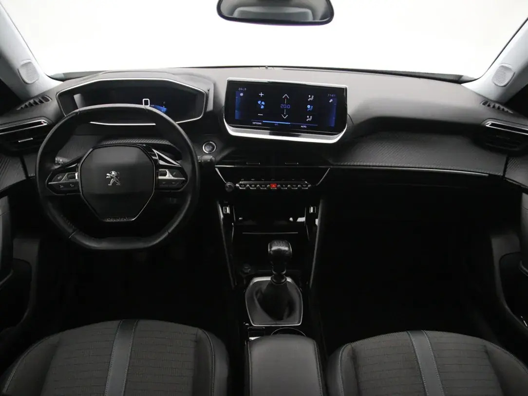 Peugeot 2008 Allure 1.5 81kW 2021, photo 2/32