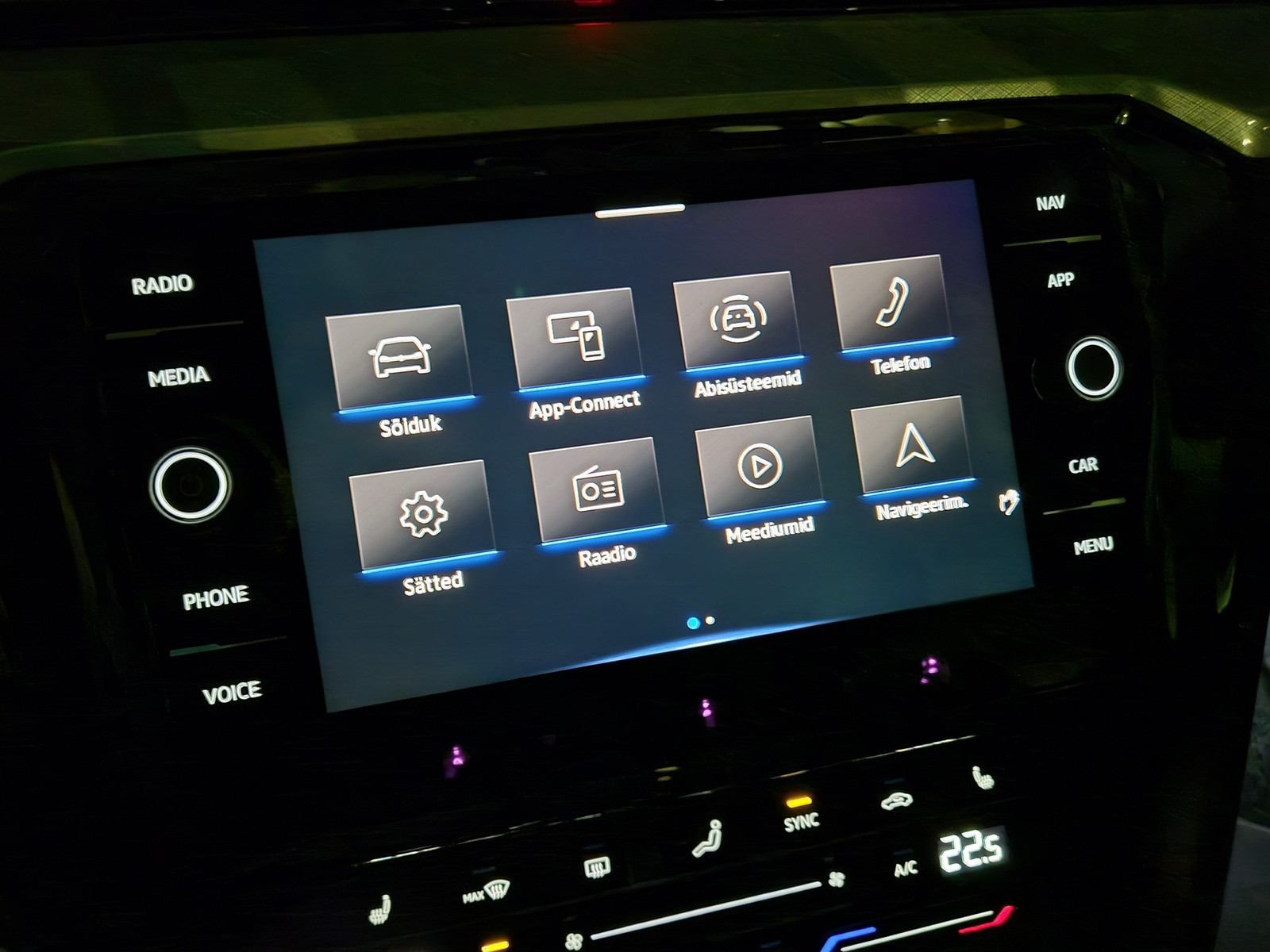Volkswagen Passat 2022, photo 7/23