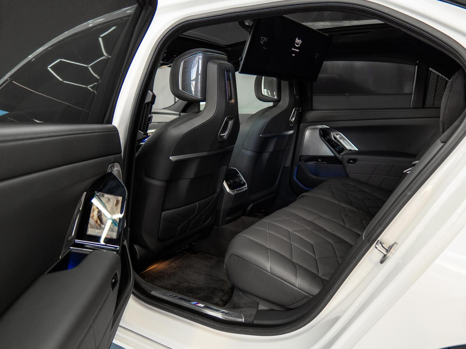 BMW i7 2025, photo 6/13