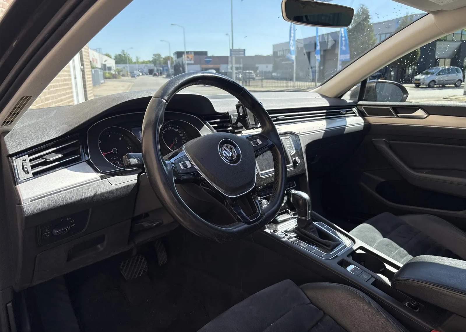 Volkswagen Passat 2015, photo 3/6