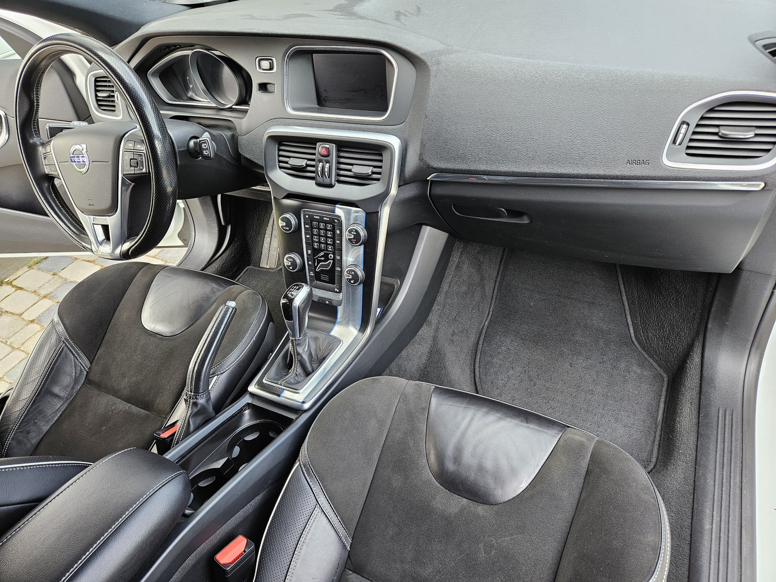 Volvo V40 2015, photo 7/10