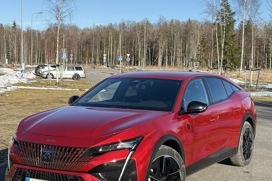 Peugeot 408, 2024, 1.6, 110 kW, подключаемый гибрид (бензин/электричество), автомат, передний привод