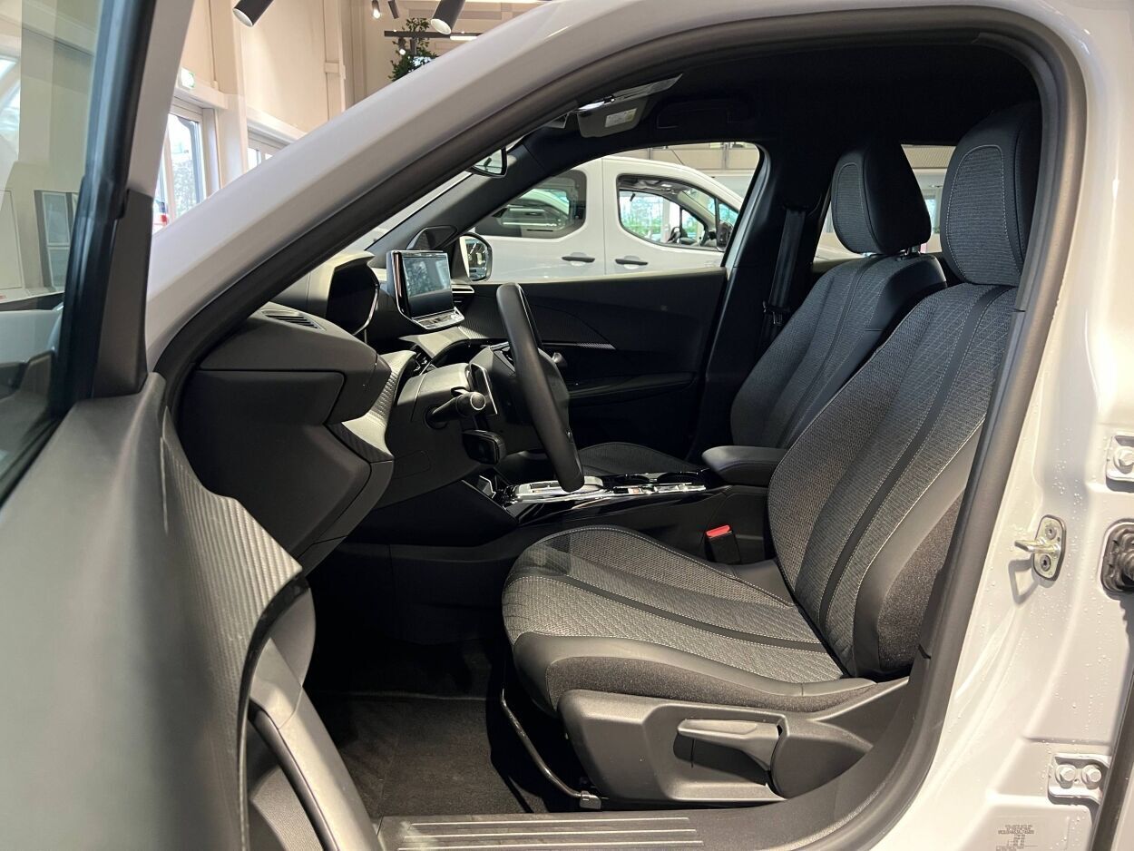 Peugeot 2008 2024, photo 6/10