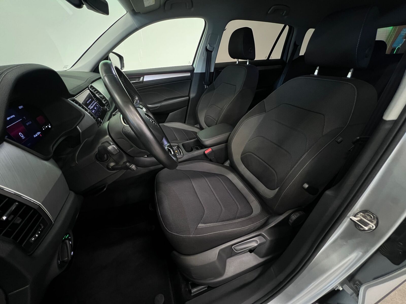 Škoda Kodiaq 2023, photo 7/18