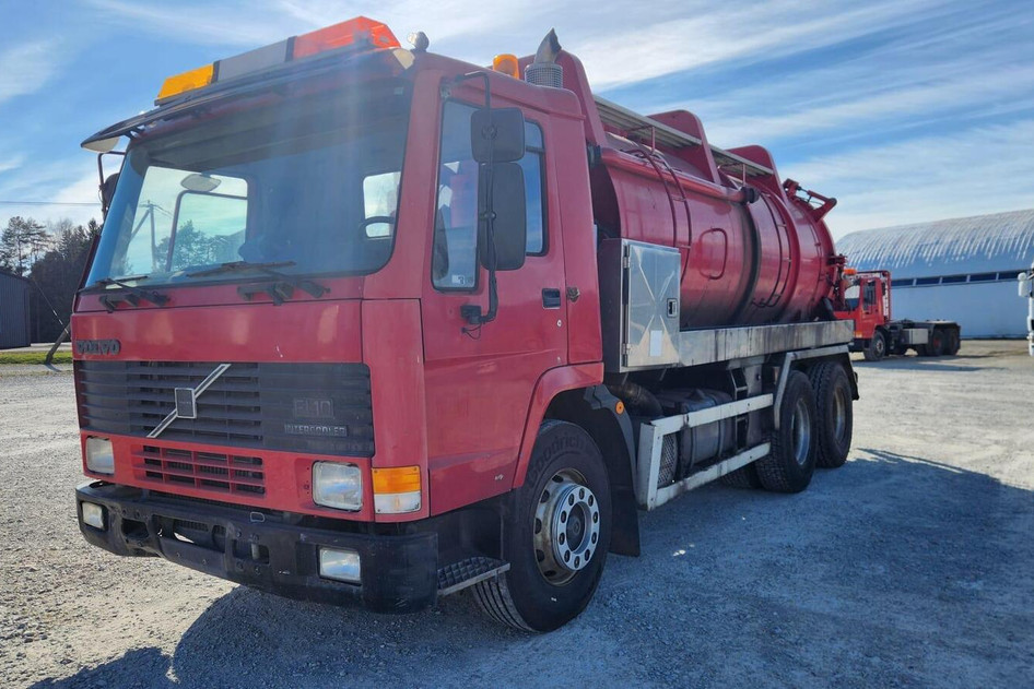 Volvo FL10 6X2, 235 kW, diesel, automatic