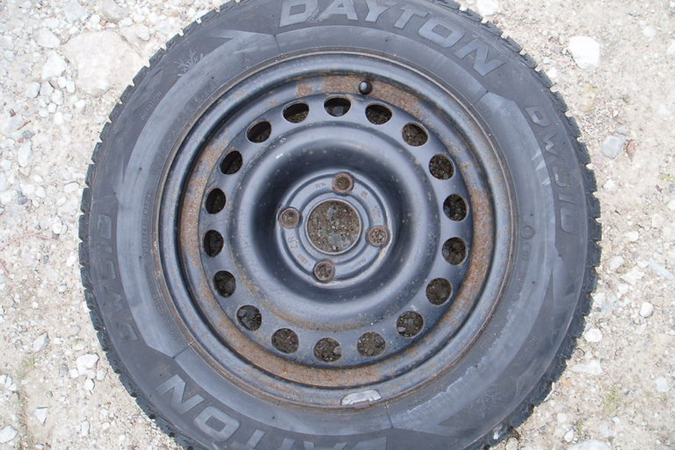 Used alloy wheel+studless winter tire 175/70R13,