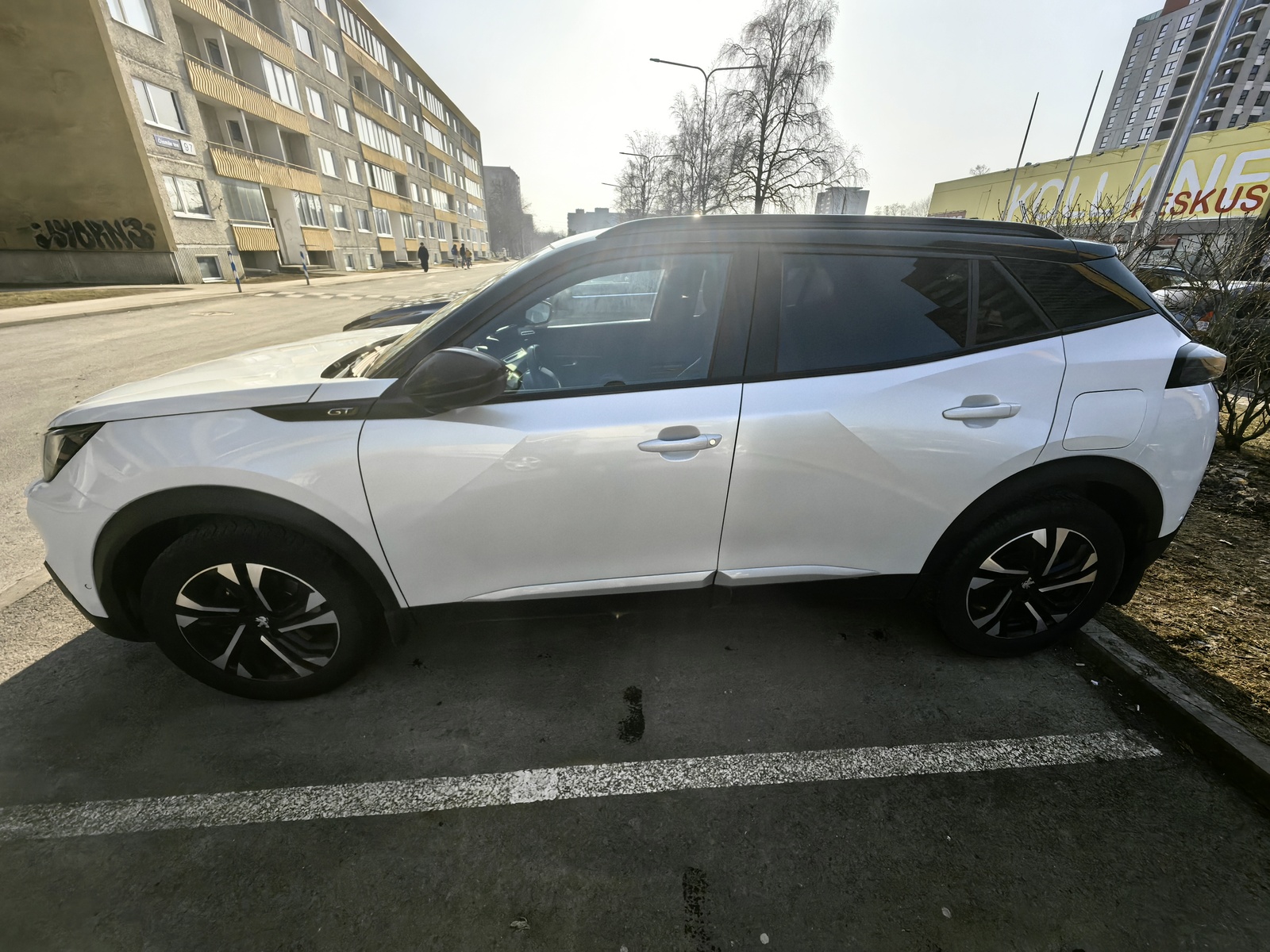 Peugeot 2008 2022, kuva 4/6