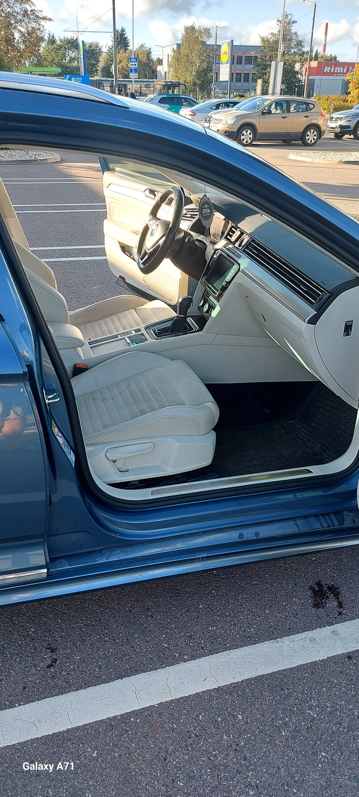 Volkswagen Passat 2017, photo 6/8