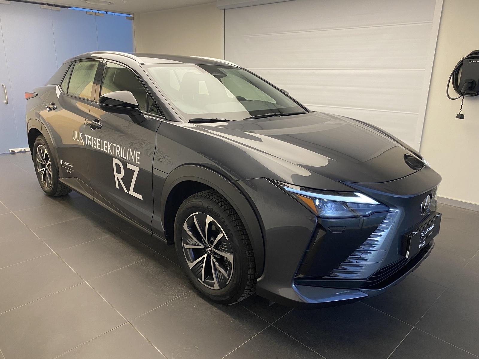 Lexus RZ 300 2025, kuva 5/10