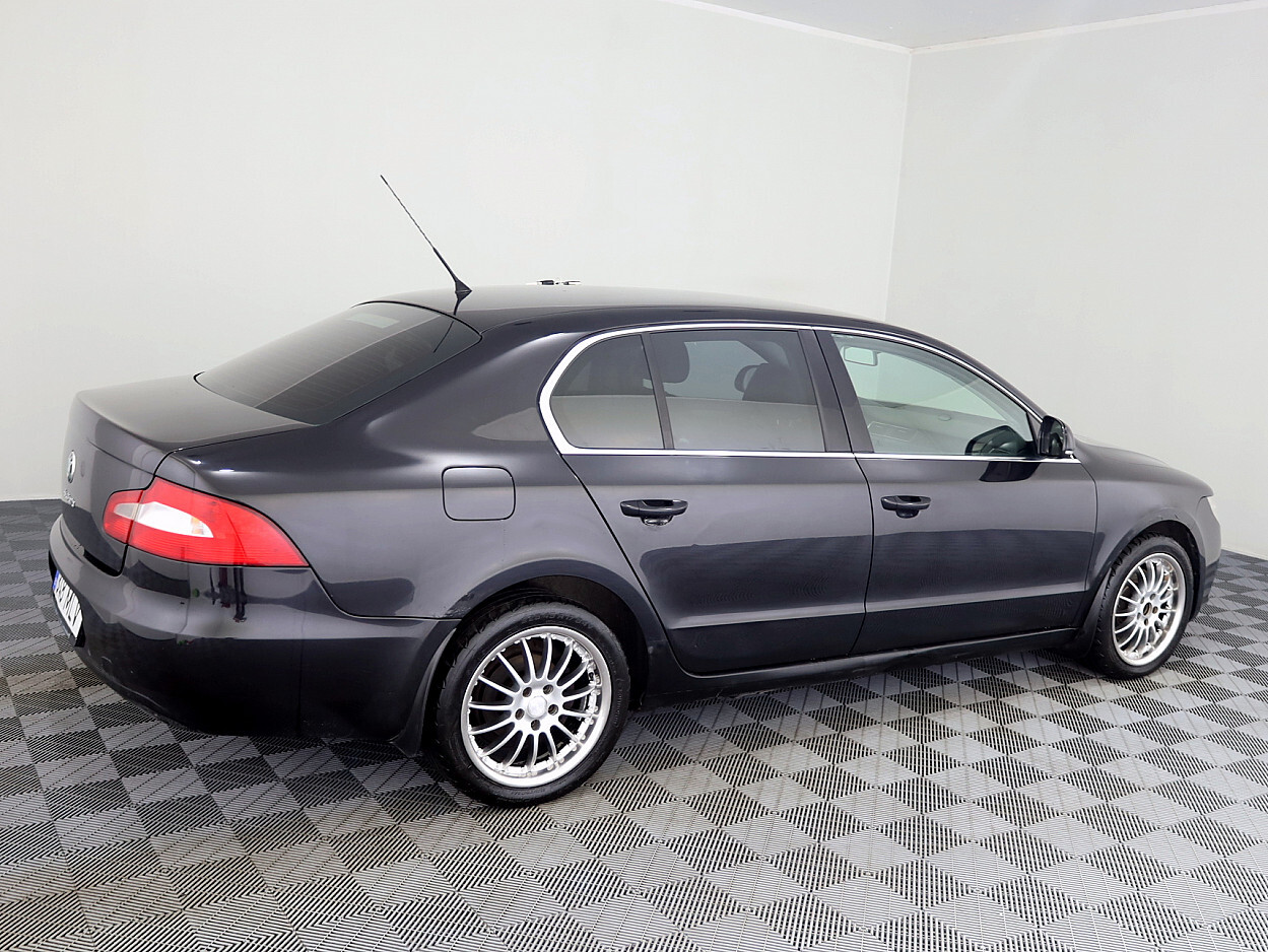 Škoda Superb 2009, photo 3/7