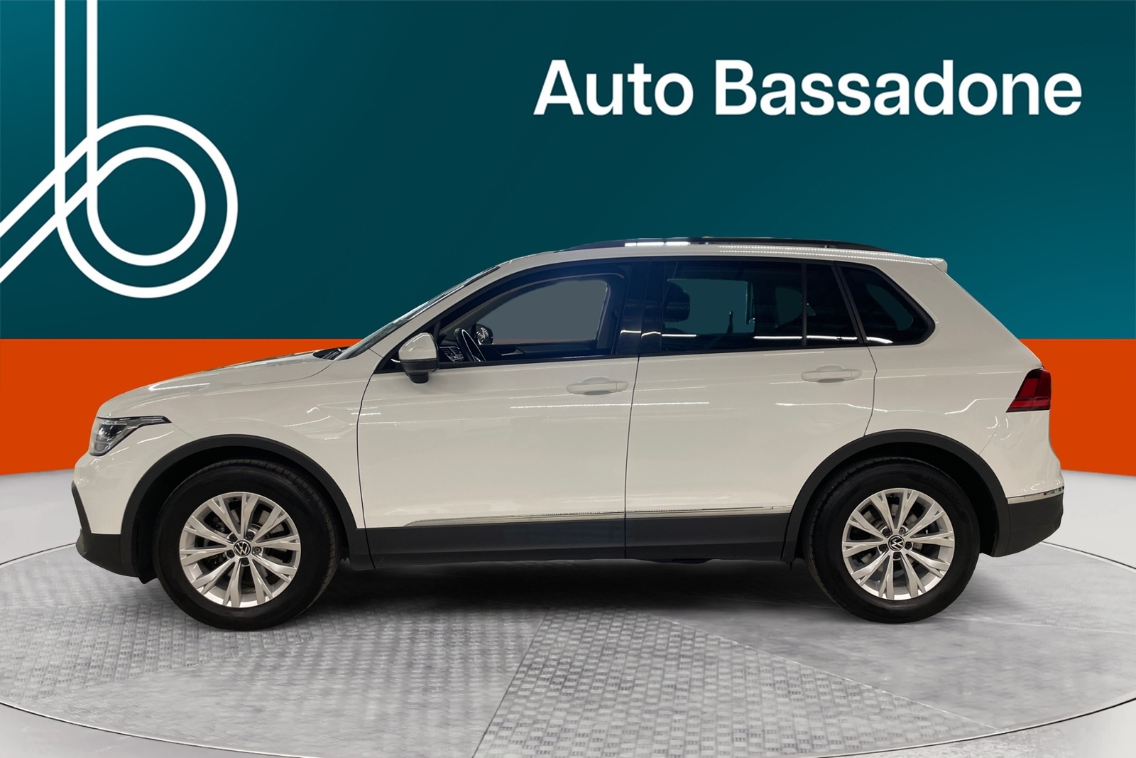 Volkswagen Tiguan 2023, photo 3/32