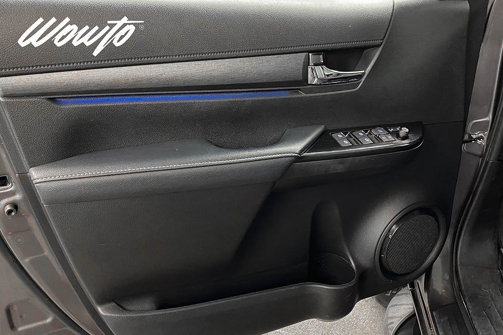 Toyota Hilux 2022, photo 7/24