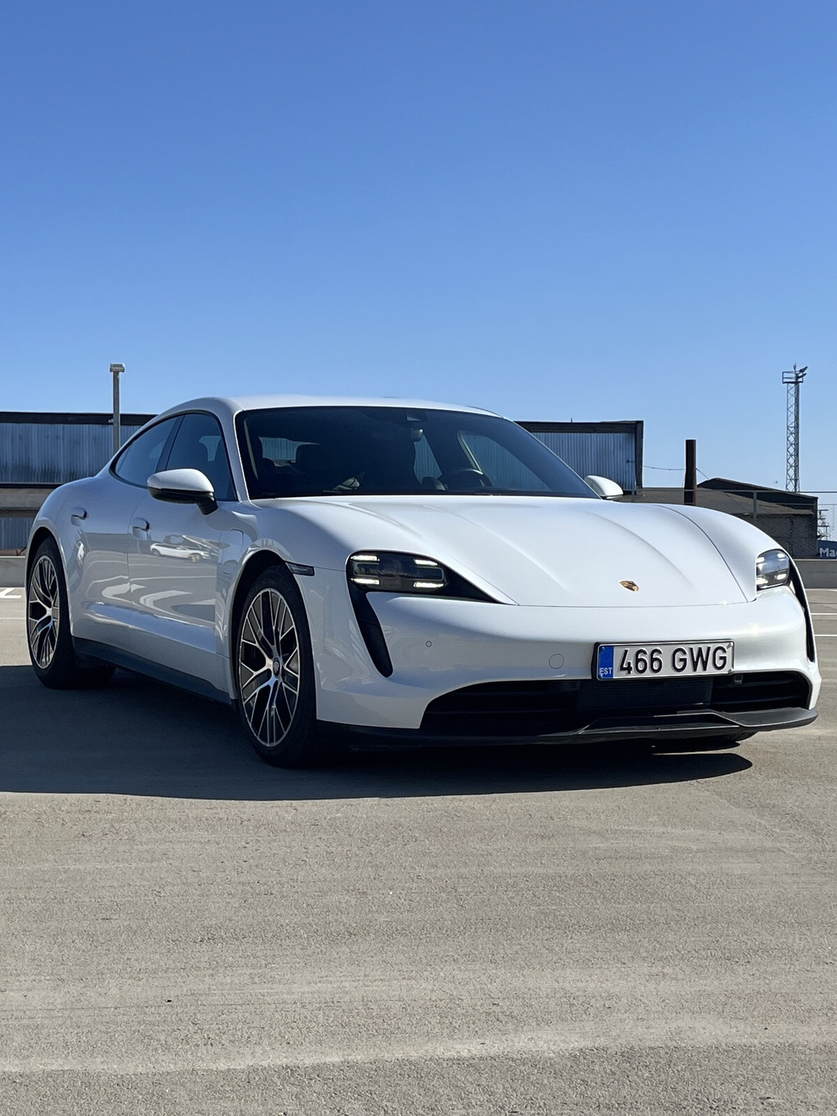 Porsche Taycan 2021, photo 3/9