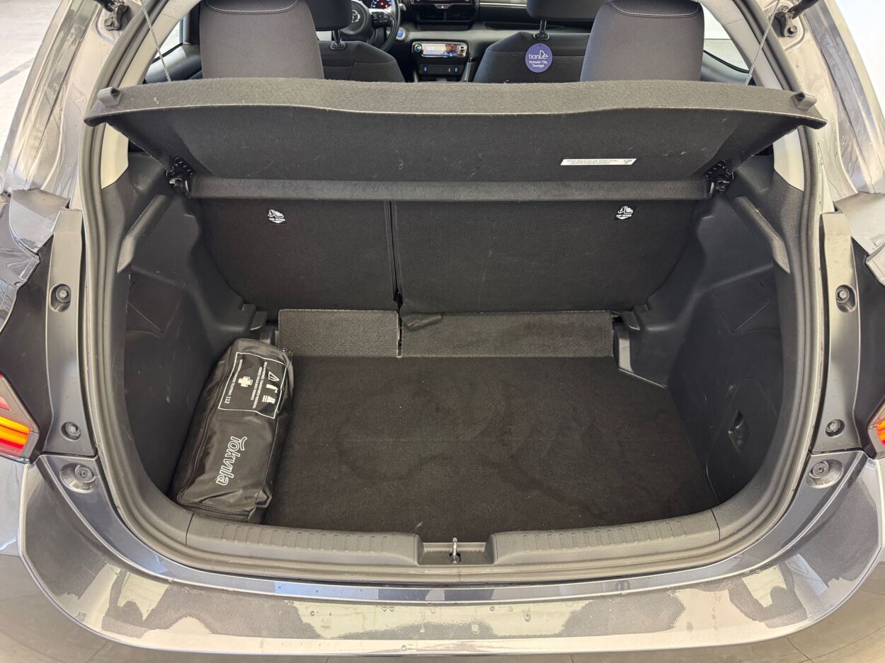 Toyota Yaris 2024, photo 6/20