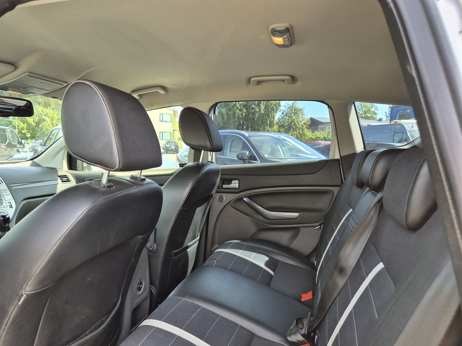 Ford Kuga 4X4 Atm Titanium 2.0 103kW 2012, photo 4/14