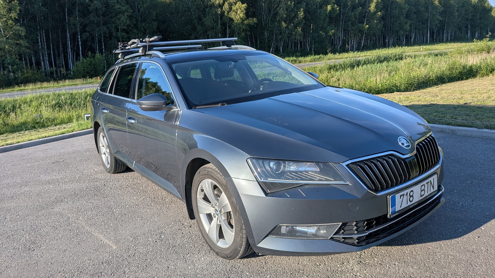 Škoda Superb 2017, photo 3/15