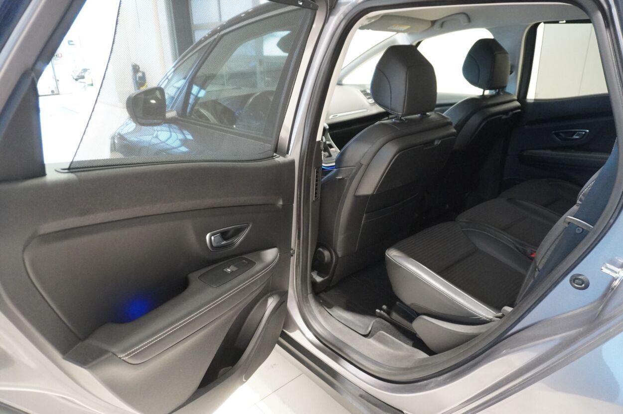 Renault Scenic 2018, photo 7/22