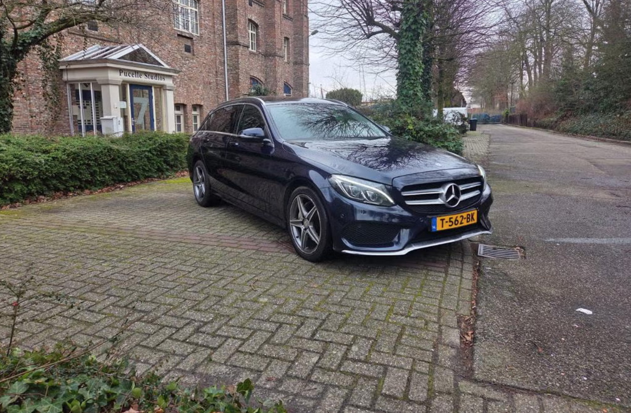 Mercedes-Benz C 200 2016, photo 2/8