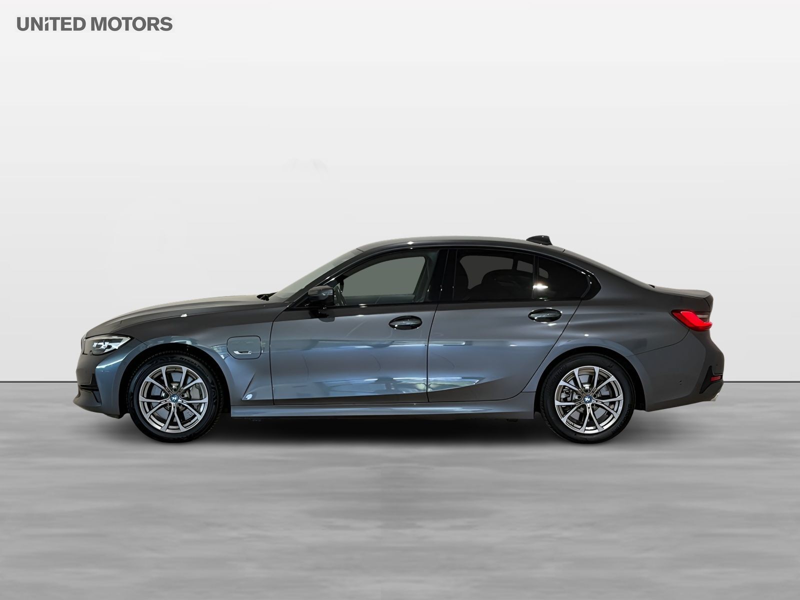 BMW 330 2021, kuva 2/10