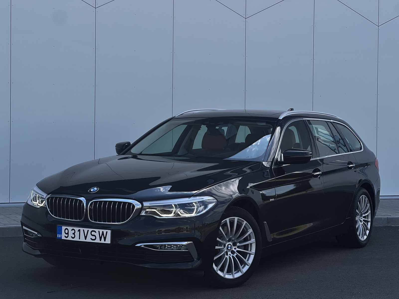 BMW 520 2017, photo 2/10