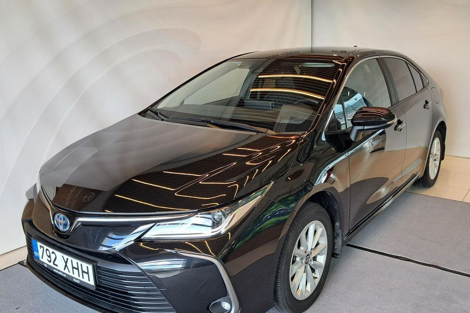 Toyota Corolla, 2022, 1.8, 72 kW, гибрид (бензин/электричество), автомат, передний привод