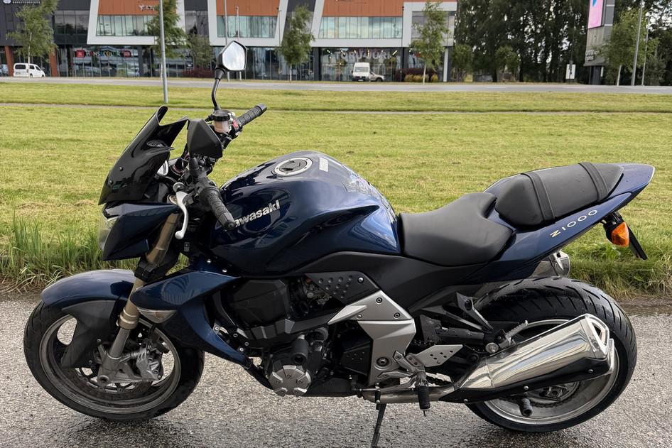 Kawasaki Z 1000, 2008, 1.0, 92 kW, бензин, механическая, задний привод
