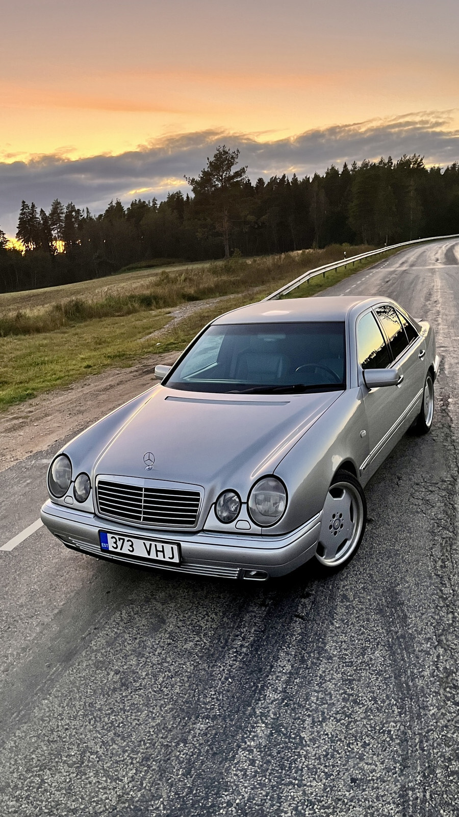 Mercedes-Benz E 320 1996, kuva 3/10
