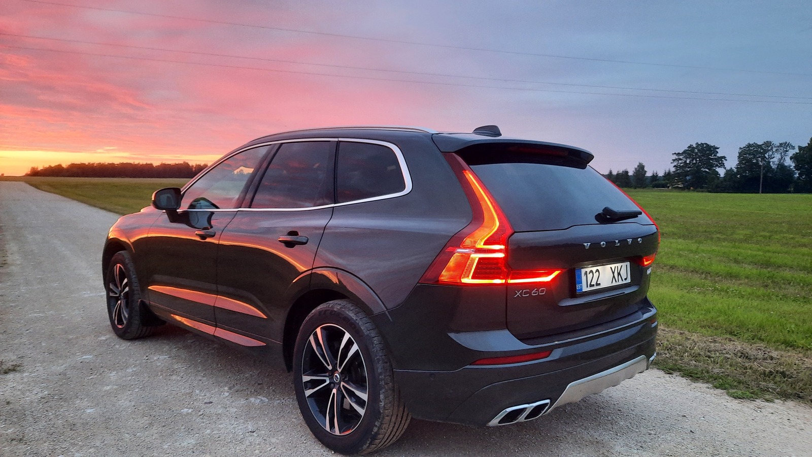 Volvo XC60 2019, photo 4/10