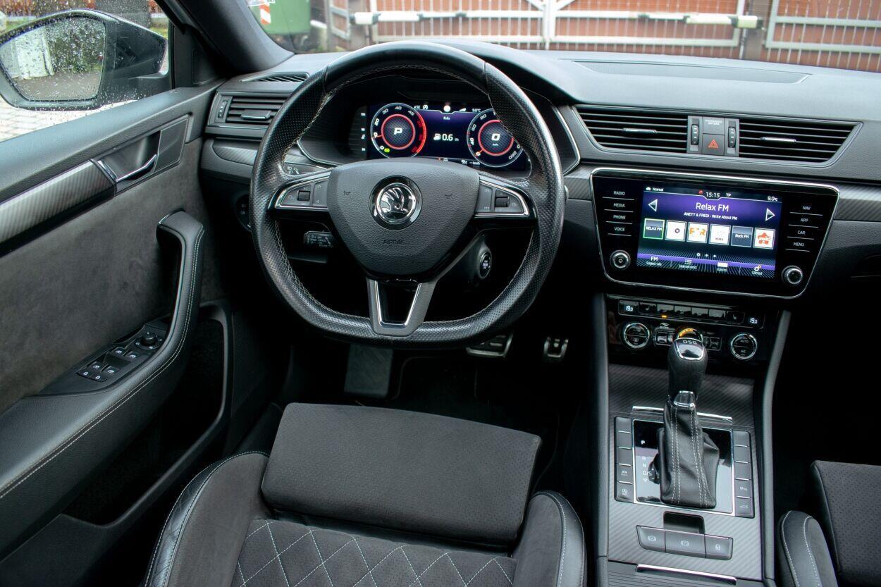 Škoda Superb 2020, photo 3/20