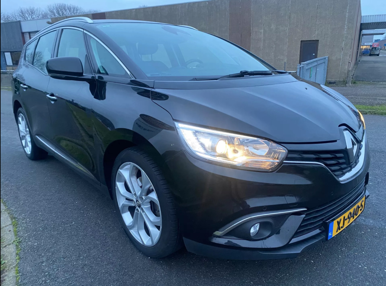 Renault Grand Scenic 2018, photo 2/8