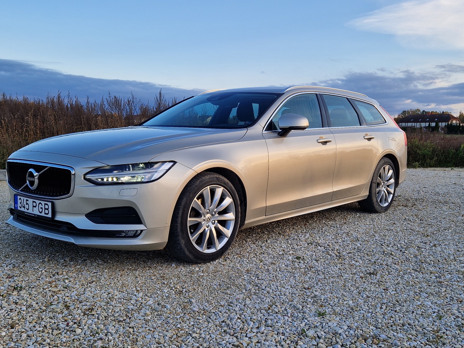 Volvo V90 2019, kuva 2/9