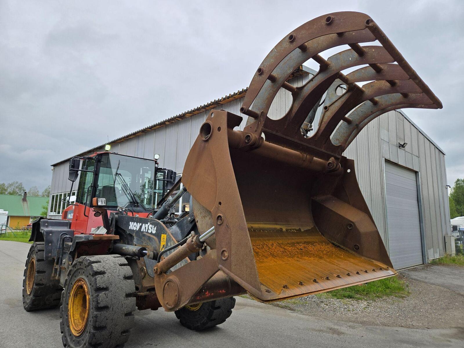 Komatsu WA200PZ-6, photo 7/15