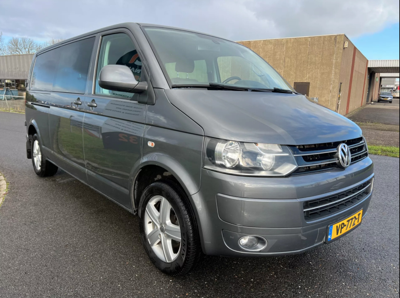 Volkswagen Transporter 2015, kuva 2/8