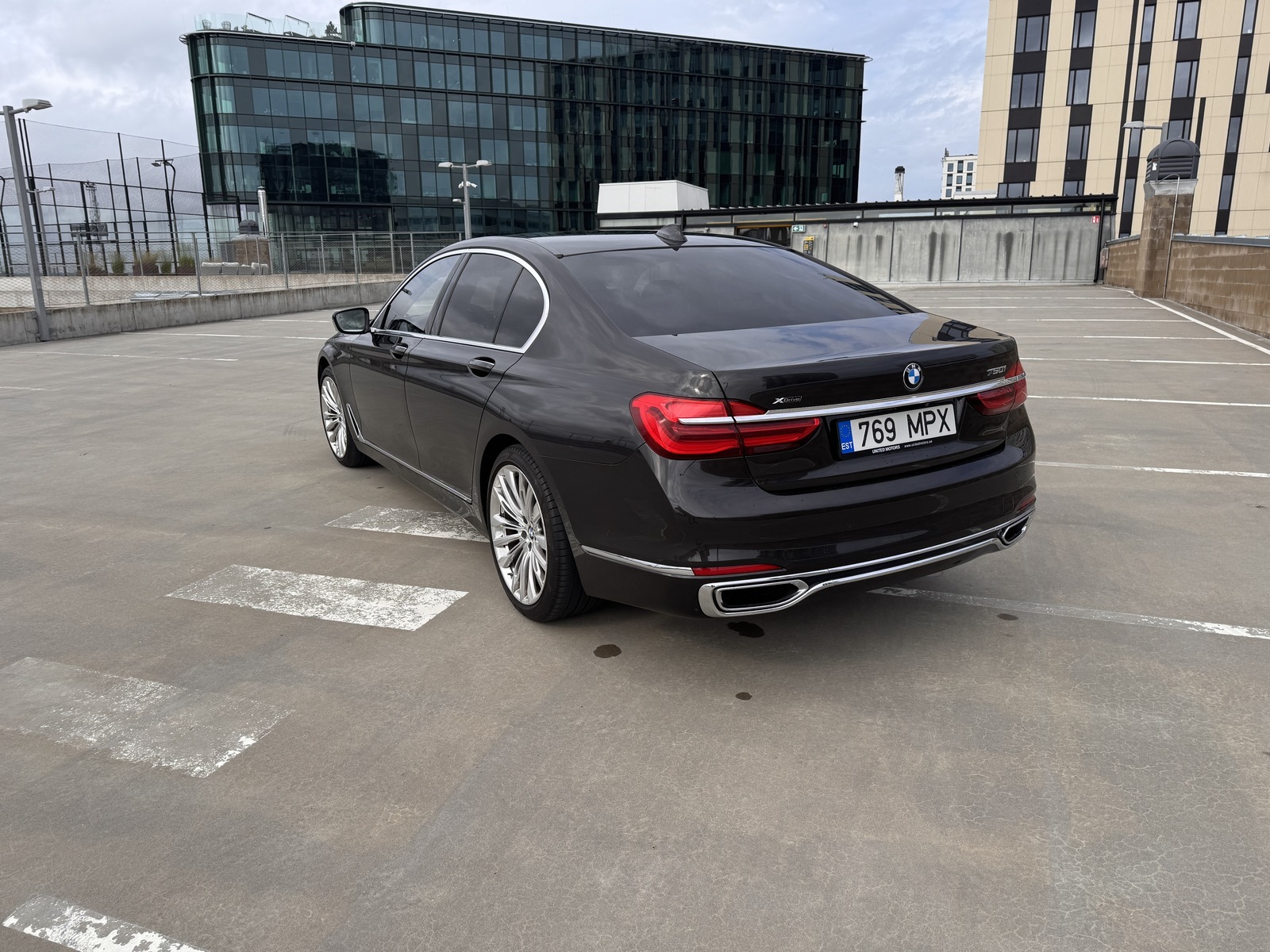 BMW 750 2016, kuva 2/8