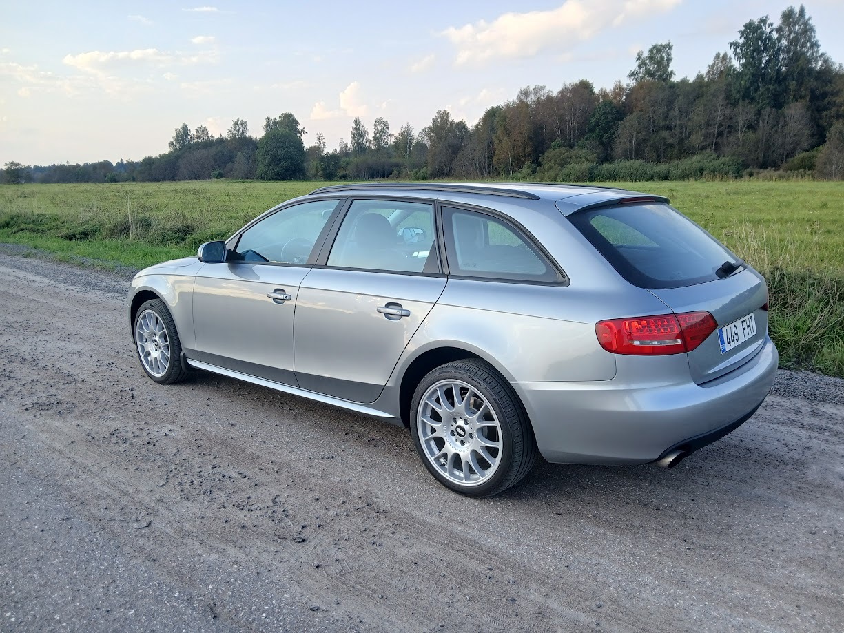 Audi A4 2010, photo 3/12